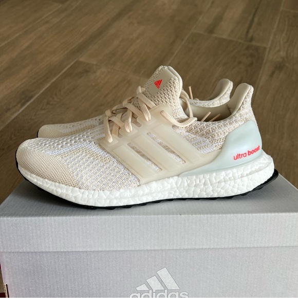 ADIDAS  ULTRABOOST 5.0 DNA - Picture 3 of 8
